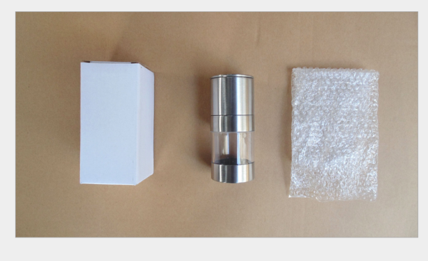 salt and pepper grinder photo